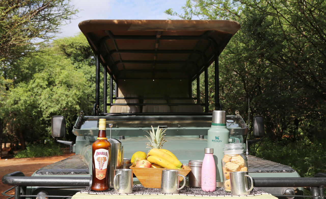 Landrover with breakfast snacks